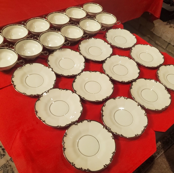 Hutschenreuther Vintage Fine Bone China - Picture 5 of 10